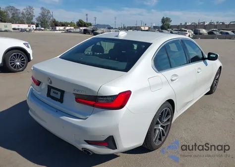 2021 BMW 330I z USA, uszkodzony, nr VIN 3MW5R1J02M8B48188